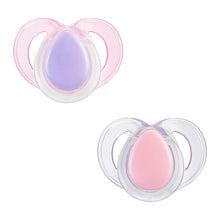 Load image into Gallery viewer, Tommee Tippee (orthodontic) Night Time Soother 18-36m, 2 Pack
