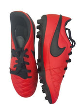 Load image into Gallery viewer, Nike Junior Football Boots Size UK 5.5
